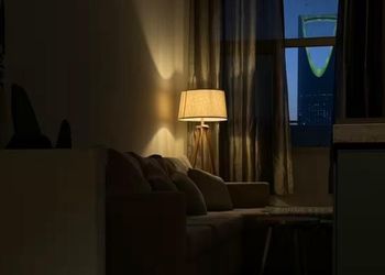 استديو بتصميم هادئ وسرير مريح 