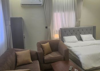 استديو بسرير ماستر
