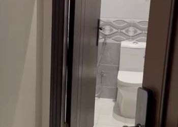 شقة بغرفتين نوم ودخول ذاتي 