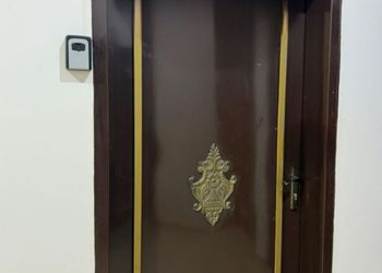 شقة بصالة جلوس وغرفة نوم