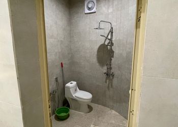 استراحة بمجلس وفناء خارجي