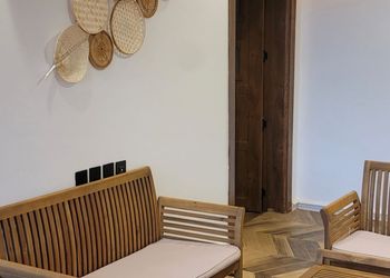 كوخ بصالة جلوس وألعاب أطفال 