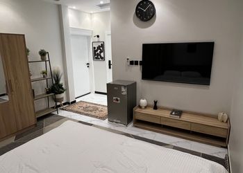 استديو بسرير ماستر