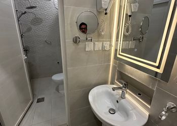 شاليه بمجلس ومسبح داخلي 