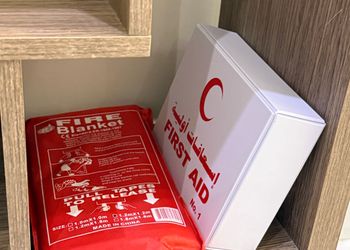 استديو بسرير ماستر وجلسة جانبية