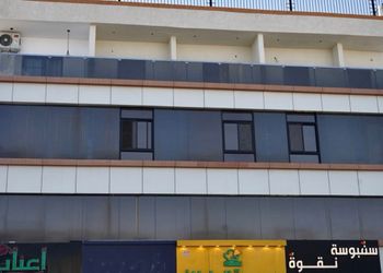 شقة بصالة مريحة ودخول ذاتي 