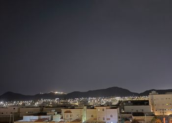 شقة بصالة وسينما دخول ذاتي 