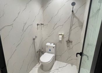 شاليه بمسطح اخضر ومسبح