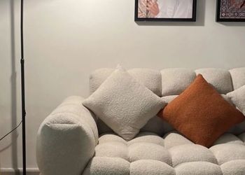استديو بسرير ماستر وجلسة جانبية