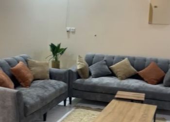 شاليه بمسبح خارجي وجلسة خارجية