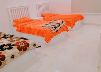شقة بغرفة معيشة وغرفتين نوم 