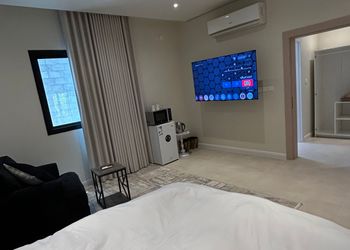 استديو بسرير ماستر