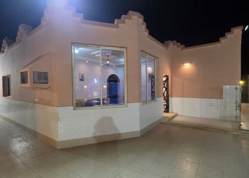 شاليه بالعاب مائية وكرة طائرة