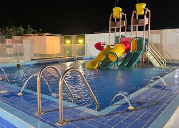 شاليه بالعاب مائية وكرة طائرة