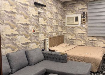 استديو بسرير ماستر وجلسة جانبية