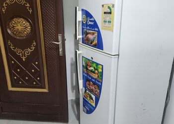 شقة بغرفه نوم وجلسة ارضية