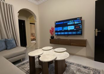 شقة بغرفتين نوم وصالة 