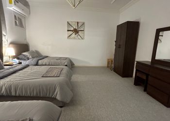 شقة بغرفتين نوم وصالة 