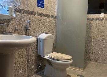 شقة بغرفتين نوم وصالة 
