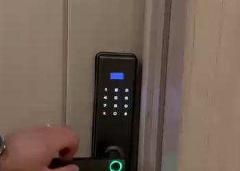 استديو بسرير ماستر ودخول ذاتي  