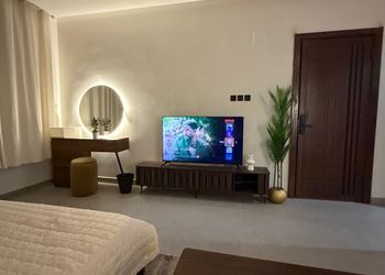 استديو بسرير ماستر