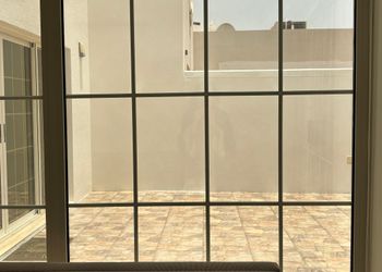 شاليه باطلاله على البحر