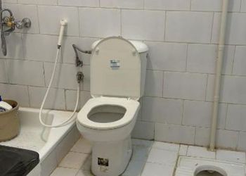 بيت بغرف نوم ومجالس 
