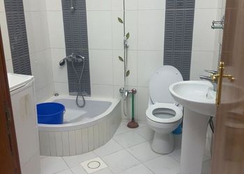 بيت بغرف نوم ومجالس 