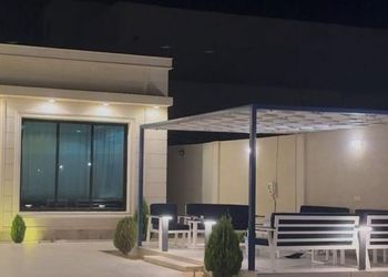 شاليه بجلسة خارجية وأجواء ممتعة 