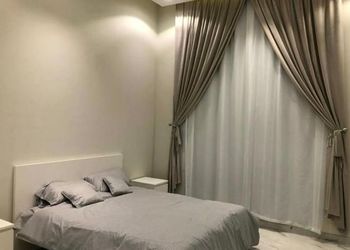 شاليه بمسطح اخضر ومسبح