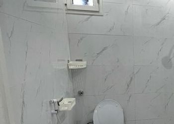 شقة بصالة مريحة وغرفتين نوم 