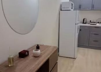 استديو بسرير ماستر وجلسة جانبية