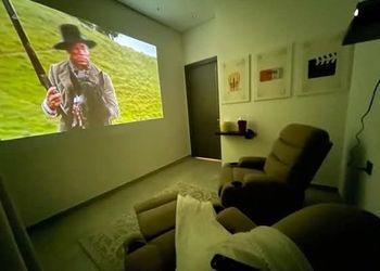 شقة بغرفتين نوم وصالة 
