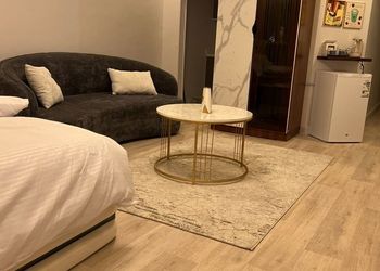 استديو بسرير ماستر وجلسة جانبية