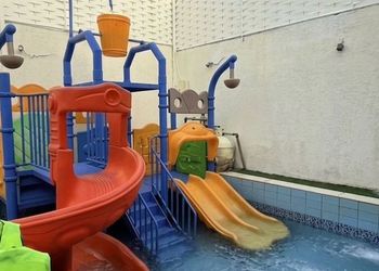 شاليه بألعاب مائية وتصميم مميز 