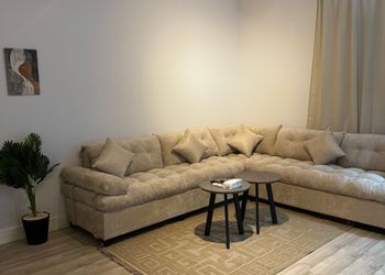 شقة بغرفة معيشة وغرفة نوم 