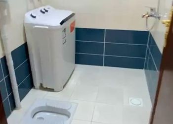 شقة بصالة وغرفتين نوم وإطلالة