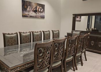 استراحة بمجلس وفناء خارجي 
