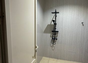 شقة بغرفتين نوم وأثاث مريح