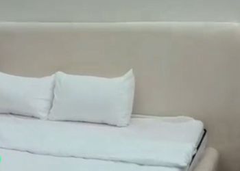 شقة بصالة مريحة وغرفتين نوم 