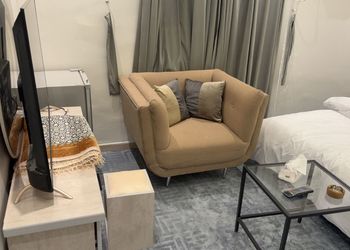 استديو بسرير ماستر وجلسة جانبية
