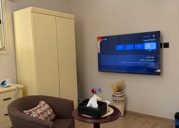 استديو بسرير ماستر وأثاث مريح 