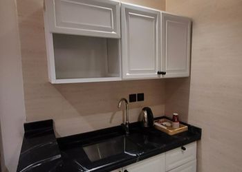 استديو بسرير ماستر وجلسة جانبية