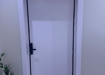 استديو بسرير ماستر وجلسة جانبية