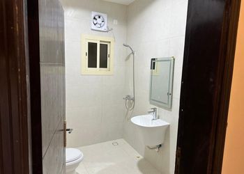 استديو بسرير ماستر وجلسة مريحة 