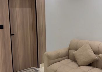 استديو بسرير ماستر وجلسة جانبية 