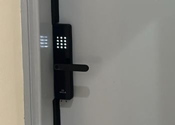 استديو بسرير ماستر وجلسة جانبية 