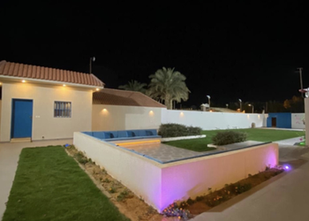  استراحة بمسطح اخضر وجلسة 