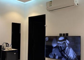 استديو بسرير ماستر وجلسة جانبية