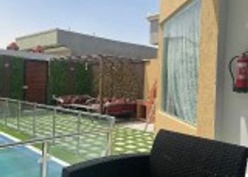 شاليه عائلي بمسبح وجلستين خارجية